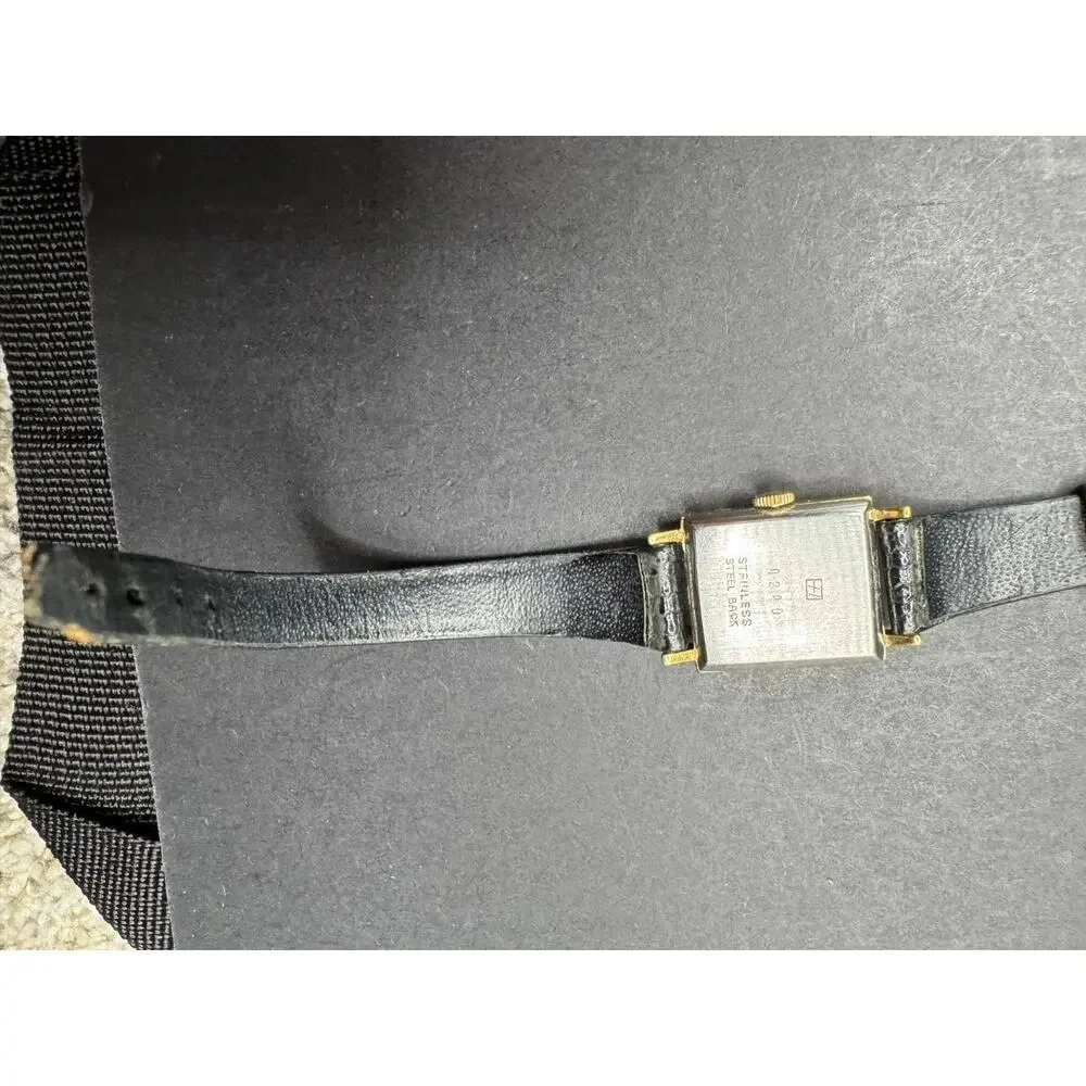 Vintage Heno Gold Tone 17 Jewels Swiss Made Wristwatch Black Leather Band